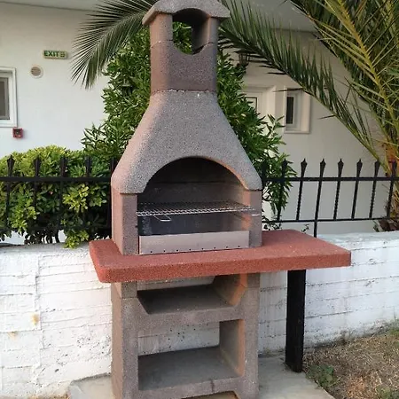 Lazaridis Luxury & Néa Róda