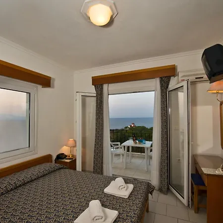 Lazaridis Luxury & *