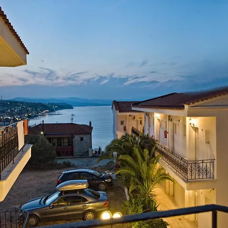 Lazaridis Luxury & Apartman *