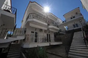 Lazaridis Luxury & Daire Nea Roda
