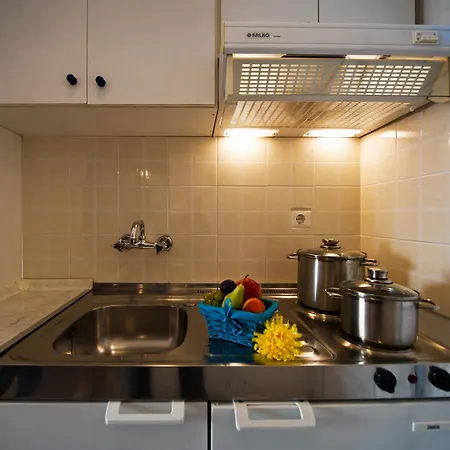 Lazaridis Luxury & Apartman *