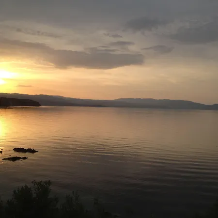 Lazaridis Luxury & Νέα Ρόδα