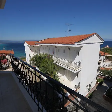 Lazaridis Luxury & Νέα Ρόδα