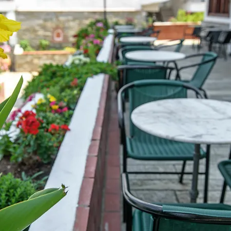 Lazaridis Luxury &