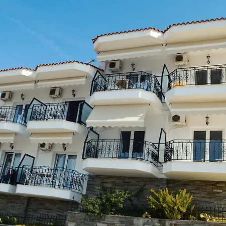 Lazaridis Luxury & * Νέα Ρόδα