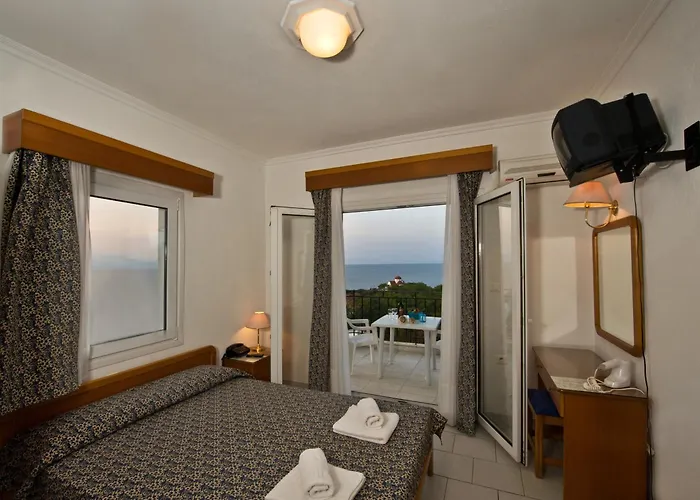 Lazaridis Luxury & *