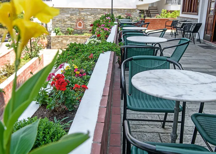 Lazaridis Luxury & *