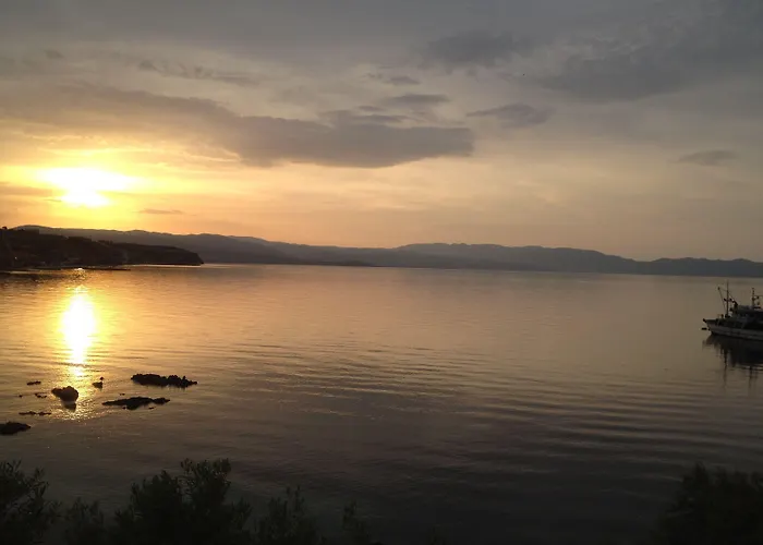 Lazaridis Luxury & Nea Roda